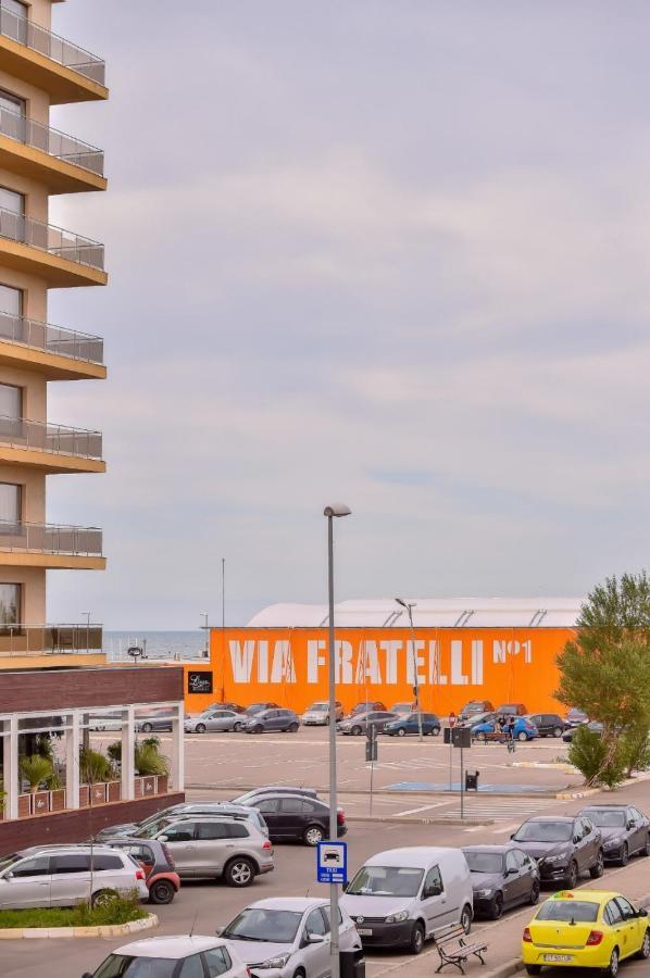 Summerland Relax Apartments Mamaia Extérieur photo