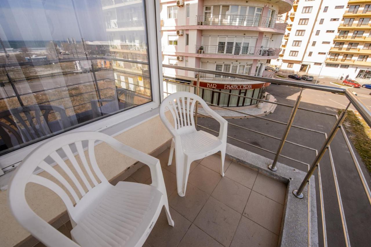 Summerland Relax Apartments Mamaia Extérieur photo
